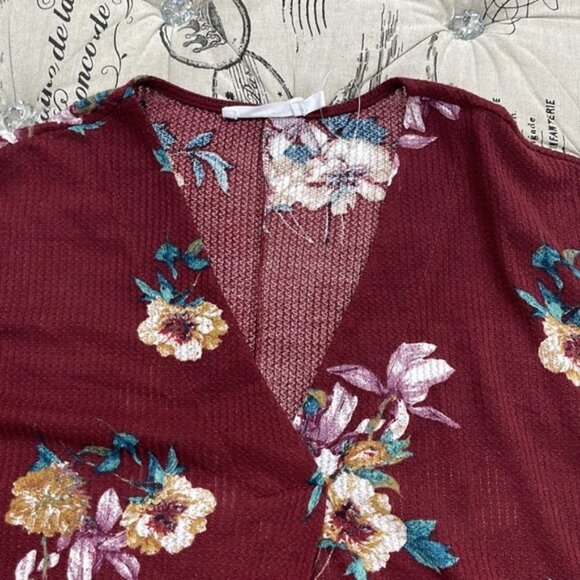 Lush Floral Long Sleeve V-Neck Top - Picture 6 of 9